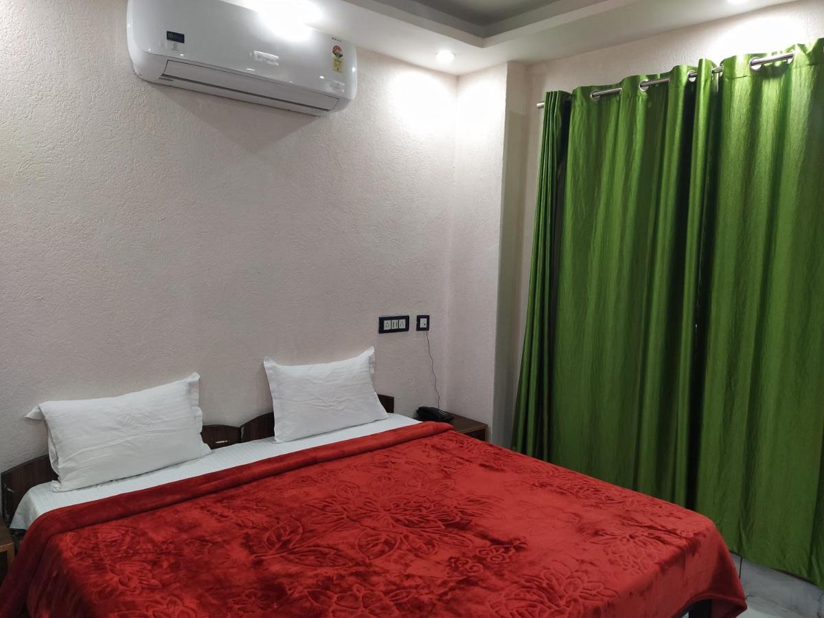 Hotel The Raja Palace Rishīkesh Esterno foto